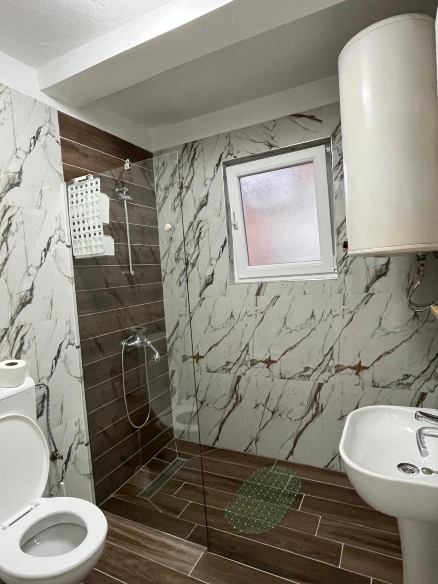 Lotos Apartments Struga Luaran gambar